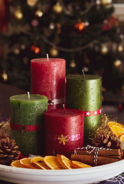 green and red candle ring, christmas